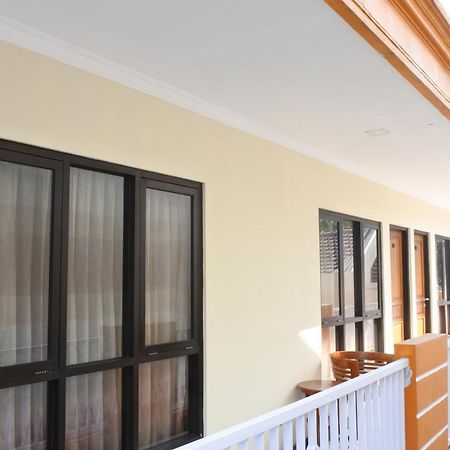 Morse Guest House Malang Buitenkant foto