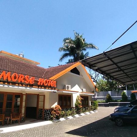 Morse Guest House Malang Buitenkant foto