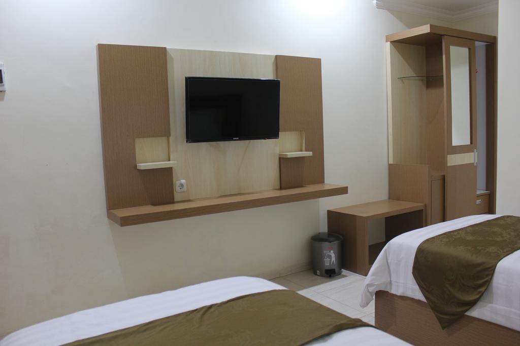 Morse Guest House Malang Buitenkant foto