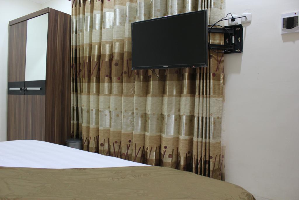 Morse Guest House Malang Buitenkant foto