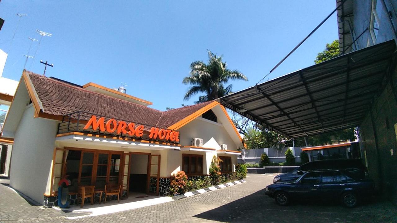Morse Guest House Malang Buitenkant foto