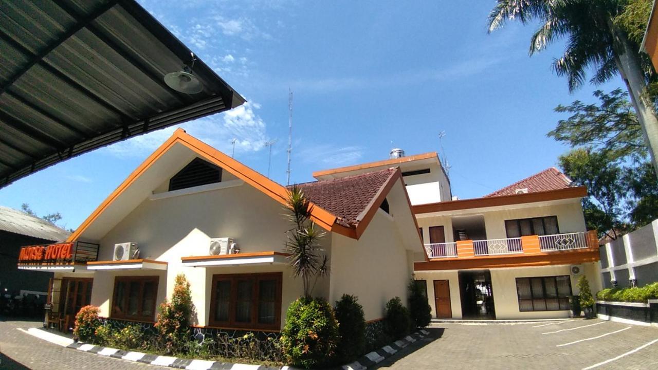 Morse Guest House Malang Buitenkant foto