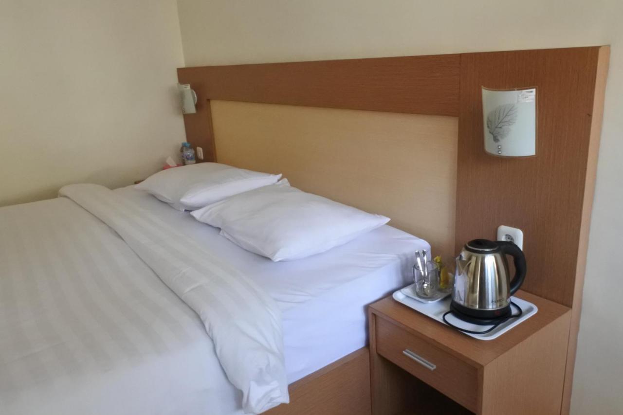 Morse Guest House Malang Buitenkant foto